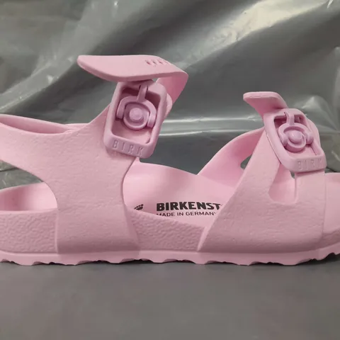 BOXED PAIR OF BIRKENSTOCK RIO EVA KIDS SANDALS IN PINK UK SIZE 10