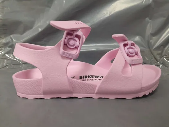 BOXED PAIR OF BIRKENSTOCK RIO EVA KIDS SANDALS IN PINK UK SIZE 10