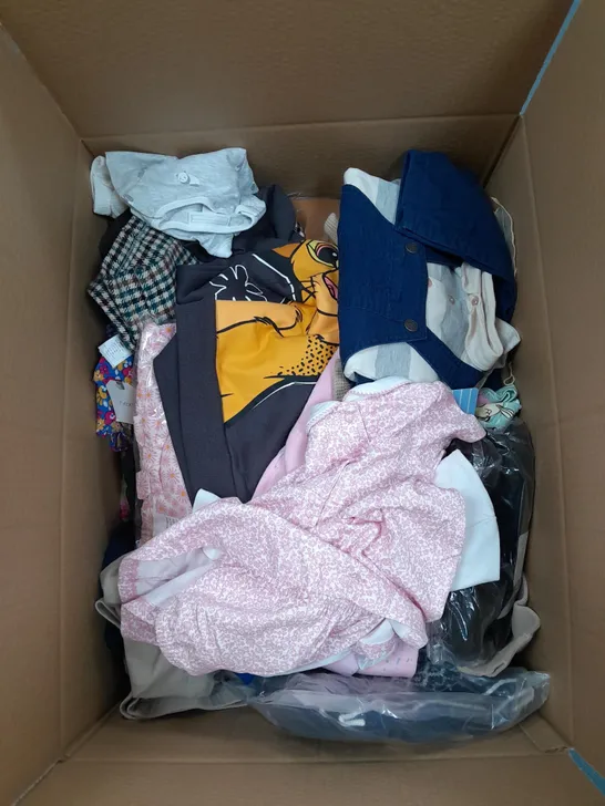 BOX OF ASSORTED CHILDRENS CLOTHING VARYING IN SIZE/COLOUR/STYLE TO INCLUDE:  TOPS, DRESSES, JUMPERS