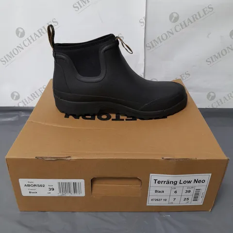 TRETORN TERRANG LOW NEO BLACK RUBBER BOOTS SIZE 6