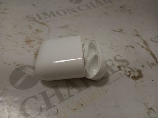 APPLE AIRPODS (CASE ONLY)