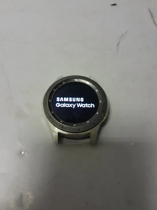 SAMSUNG GALAXY WATHC IN STAINLESS STEEL 