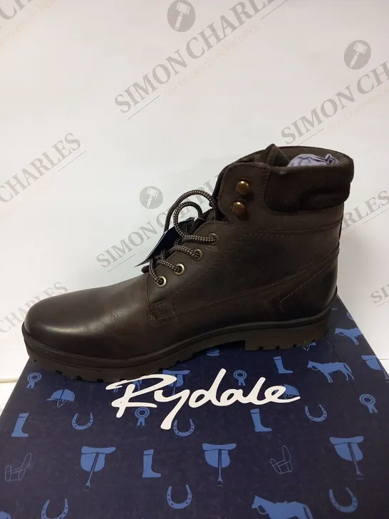 BOXED RYDALE KILBURN II LACE UP BOOT WAXY BOWN SIZE 7