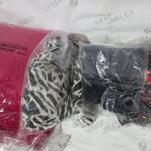 BOX OF APPROXIMATELY 10 ASSORTED HOUSEHOLD ITEMS TO INCLUDE DESIGNER FLORAL PRINT TROUSERS IN BLACK/PINK SIZE 12, DESIGNER TALL PLUSH FLEECE IN RUBY COLOUR SIZE 2XL, ETC