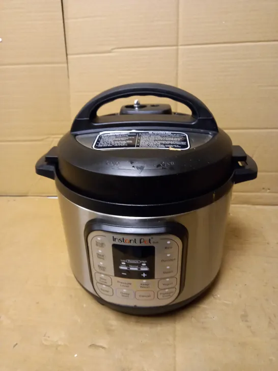 INSTANT POT DUO MINI PRESSURE COOKER