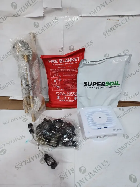 BOX TO CONTAIN APPROXIMATELY 12 ASSORTED HOUSEHOLD ITEMS, INCLUDES A FIRE BLANKET, LIGHTS, EXTRACTOR ETC