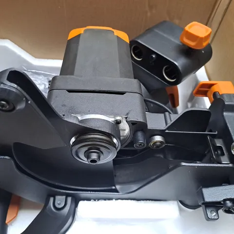 BOXED EVOLUTION MULTI-MATERIAL CUTTING SLIDING MITRE SAW