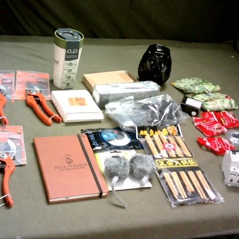SMALL BOX OF ASSORTED ITEMS INCLUDING NOTE BOOKS, WIRE CUTTERS, WAX MELTER 