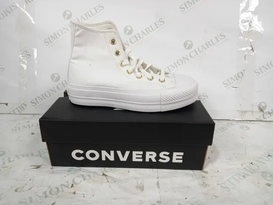 BOXED PAIR OF CONVERSE ALL STAR CANVAS SHOES IN WHITE UK SIZE 3.5