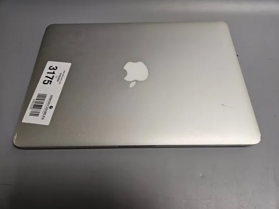 APPLE MACBOOK - A1502