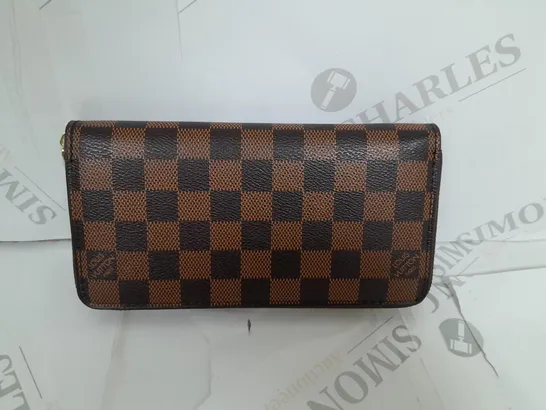 BOXED LOUIS VUITTON LEATHER PURSE