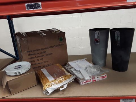5 ASSORTED ITEMS TO INCLUDE: PAIR OF PLASTIC PLANT POTS, BOXED PLATE SET, LIGHT FITTING PARTS