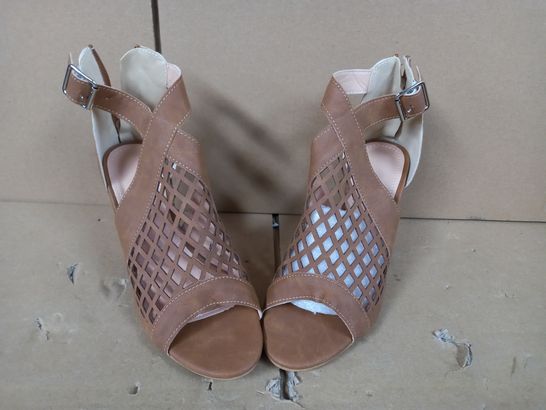 BOXED PAIR OF DESIGNER WOMENS FOOTWEAR IN BROWN SIZE EU 39