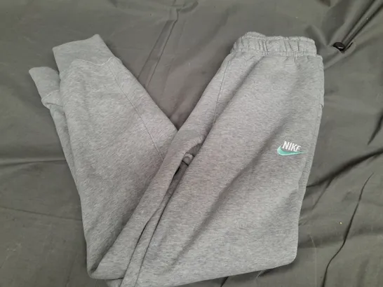 NIKE JOGGERS IN GREY - SMALL