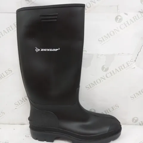 DUNLOP HIGH TOP WELLIES IN BLACK - EU 45