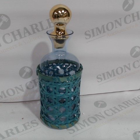 BUNDLEBERRY AMANDA HOLDEN GLASS DECANTER & REMOVABLE BAMBOO HOLDER - BLUE