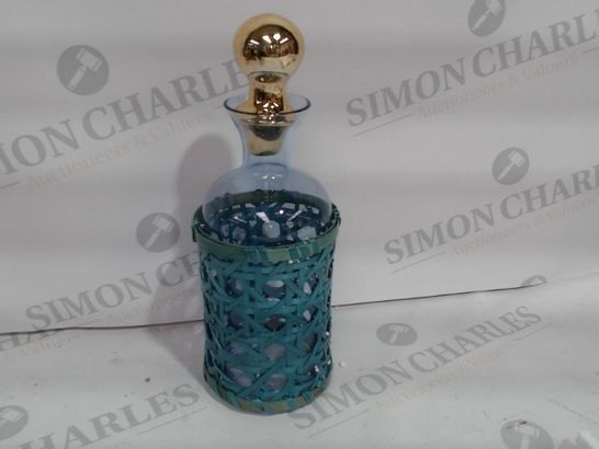 BUNDLEBERRY AMANDA HOLDEN GLASS DECANTER & REMOVABLE BAMBOO HOLDER - BLUE