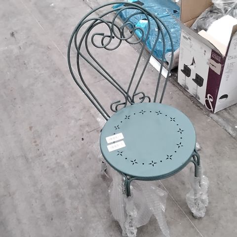 PAIR OF GREEN METAL OUTDOOR CHAIRS