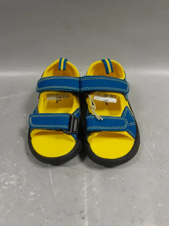 MOUNTAIN WAREHOUSE CHILDRENS TWIN STRAP SANDALS IN BLUE/YELLOW - 7 