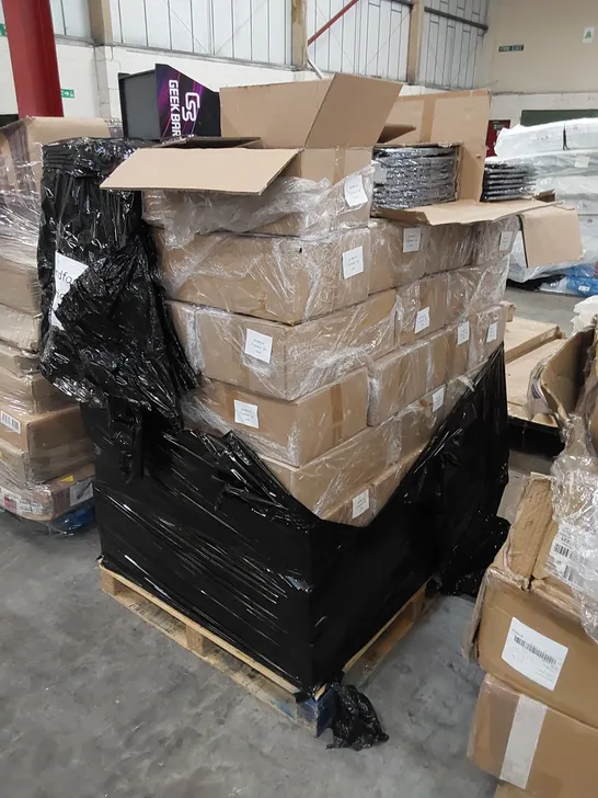 PALLET CONTAINING APPROXIMATELY 64 X BOXES OF GEEK BAR VAPE COUNTERTOP DISPLAYS - 10 DISPLAYS PER BOX