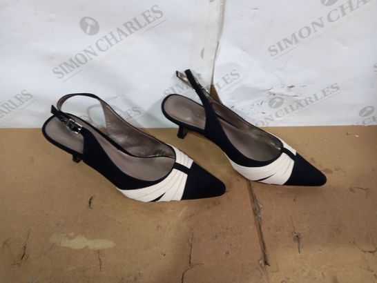 PAIR OF JACQUES VERT HIGH HEELS SIZE 40