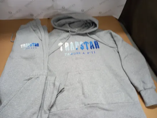 TRAPSTAR GREY HOODIE AND JOGGERS - M