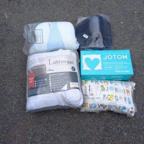 PALLET OF ASSORTED SOFT FURNISHINGS TO INCLUDE; LAKHMAALI MATTRESS TOPPER, JOMARTO CUSHION, JOTOM AND EAGER