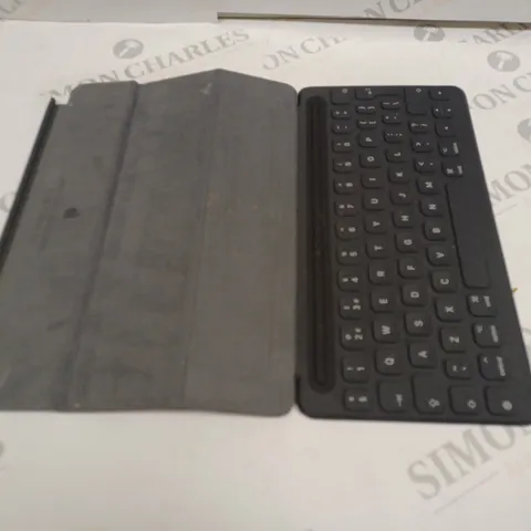 APPLE IPAD A1829 KEYBOARD CASE