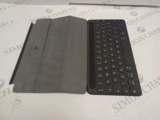 APPLE IPAD A1829 KEYBOARD CASE