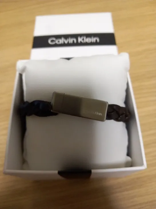 BOXED CALVIN KLEIN BRAIDED BRACELET 