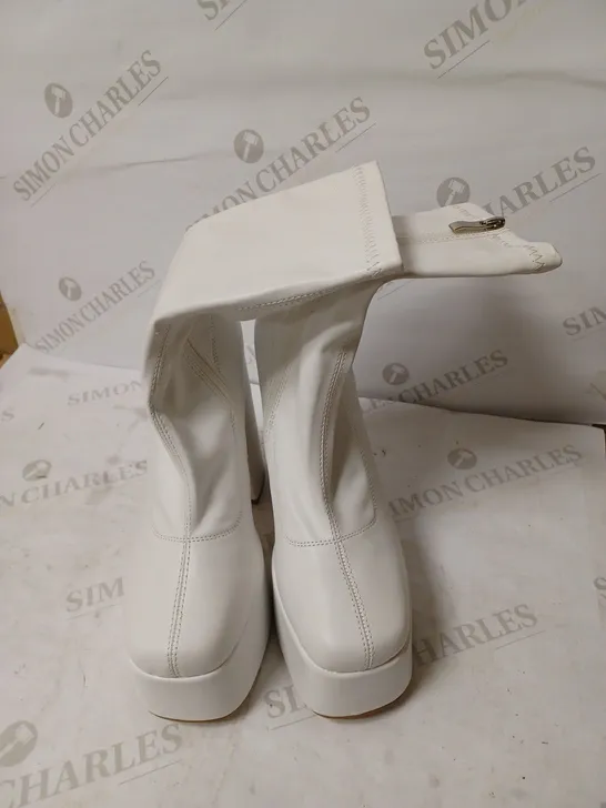 PAIR OF WHITE FAUX LEATHER PLATFORM BOOTS - UK6  [2" FRONT, 5" HEEL]