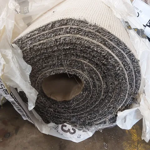 ROLL OF QUALITY HERITAGE EXQUISITE AB MOSSELS CARPET // SIZE: APPROX 4 X 7m