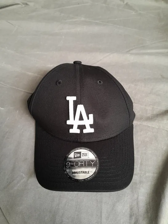 9FORTY NEW ERA LA HAT IN BLACK 