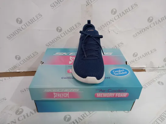 BOXED PAIR OF SKECHERS STRETCH FIT ULTRA FLEX 3.0 SHOES NAVY UK SIZE 7