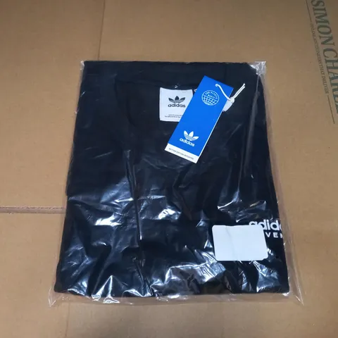 ADIDAS BLACK TSHIRT - SIZE M