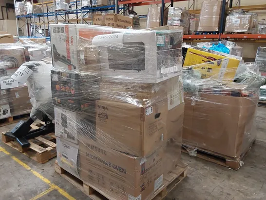 PALLET OF APPROXIMATELY 21 UNPROCESSED RAW RETURN HOUSEHOLD AND ELECTRICAL GOODS TO INCLUDE;