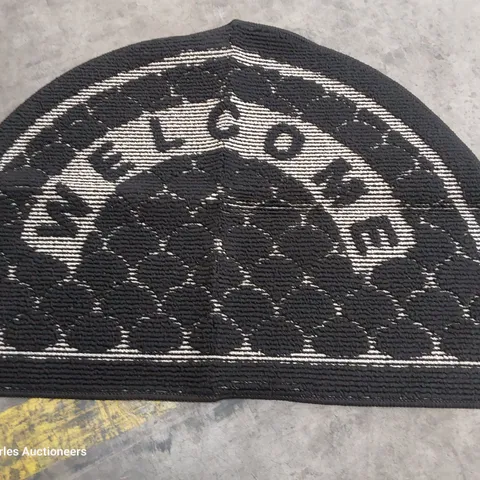 APPROXIMATELY 7 HALF MOON WELCOME MATS