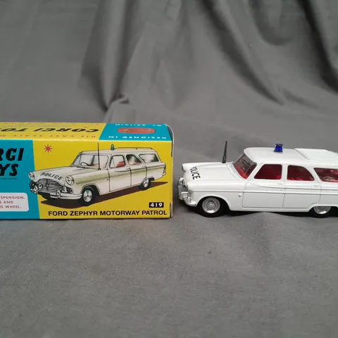 CORGI TOYS - FORD ZE[HYR MOTORWAY PATROL - 419