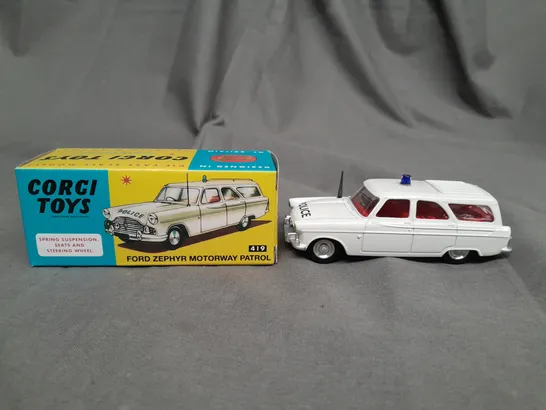 CORGI TOYS - FORD ZE[HYR MOTORWAY PATROL - 419