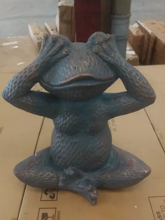 BOXED HEAR NO EVIL FROG STATUE 