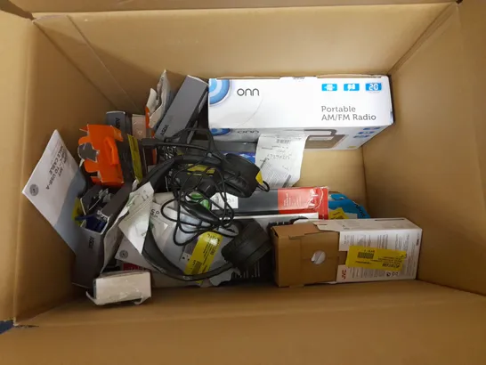 BOX OF APPROX 15 ITEMS TO INCLUDE ASDA TECH PORTABLE RADIO, ASDA TECH WIRED HEADPHONES, BLACKWEB USB WEBCAM