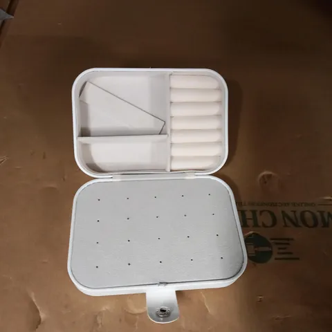 WHITE JEWELLERY BOX 