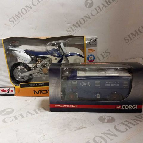 2 ASSORTED COLLECTABLE VEHICLES TO INCLUDE; CORGI TRACKSIDE LNER HORSE BOX HIRE SERVICE AND MAISTO YAMAHA YZ450F MOTOR CYCLE