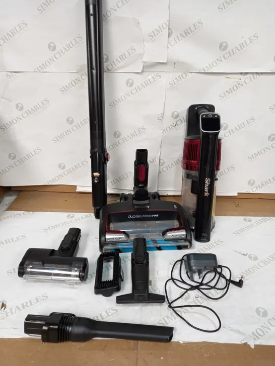 SHARK CORDLESS VACUUM IZ300UKT