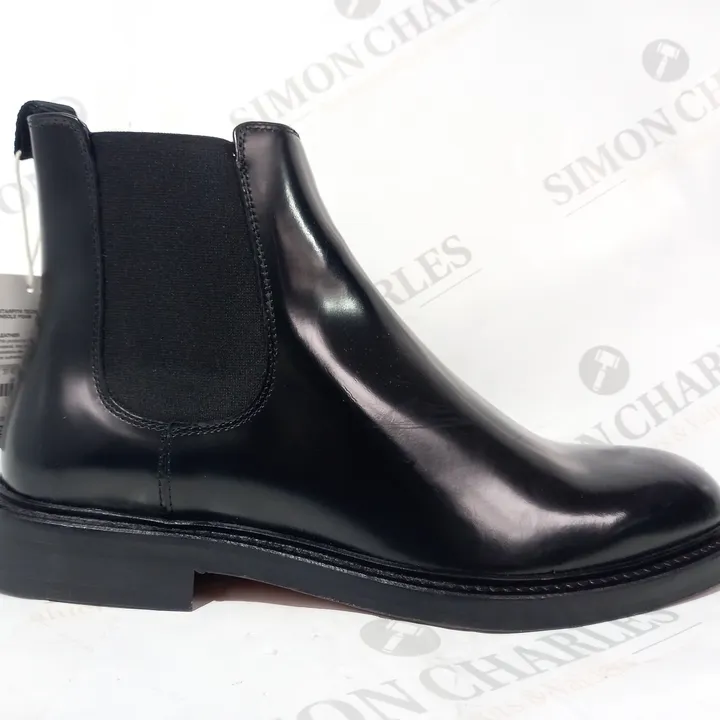 ORIGINS CHELSEA BOOTS IN BLACK UK SIZE 8 4588254-Simon Charles Auctioneers