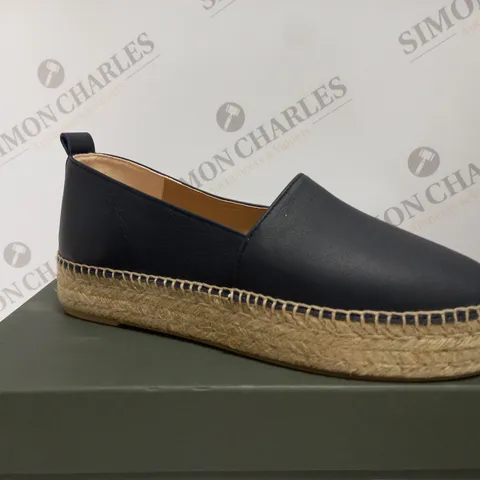 BOXED HOBBS ALICIA ESPADRILLE IN NAVY - SIZE 6