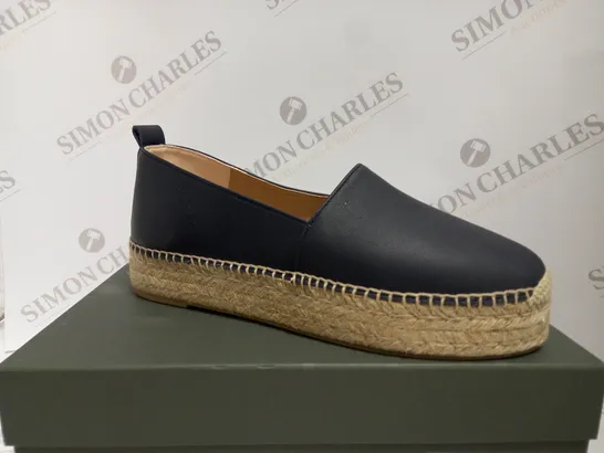 BOXED HOBBS ALICIA ESPADRILLE IN NAVY - SIZE 6