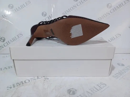 BOXED PAIR OF REISS DAPHNE SLINGBACK HEELS IN POMEGRANATE SIZE 6