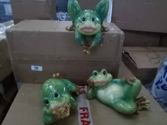 BOXED SET OF 3 GARDEN FROG FIGURES