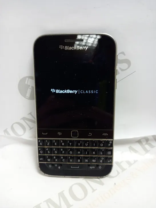 BLACKBERRY CLASSIC MOBILE PHONE IN BLACK